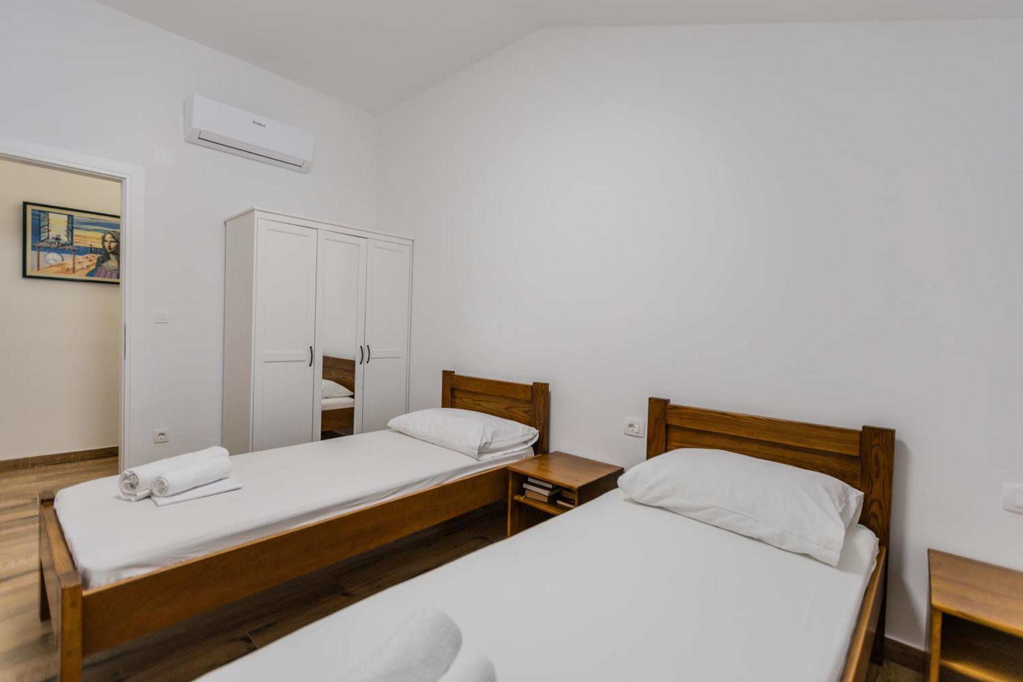Apartments Lorena ปริฟลากา ภายนอก รูปภาพ