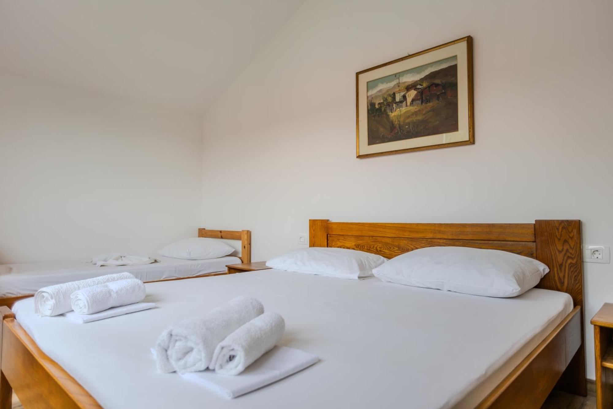 Apartments Lorena ปริฟลากา ภายนอก รูปภาพ
