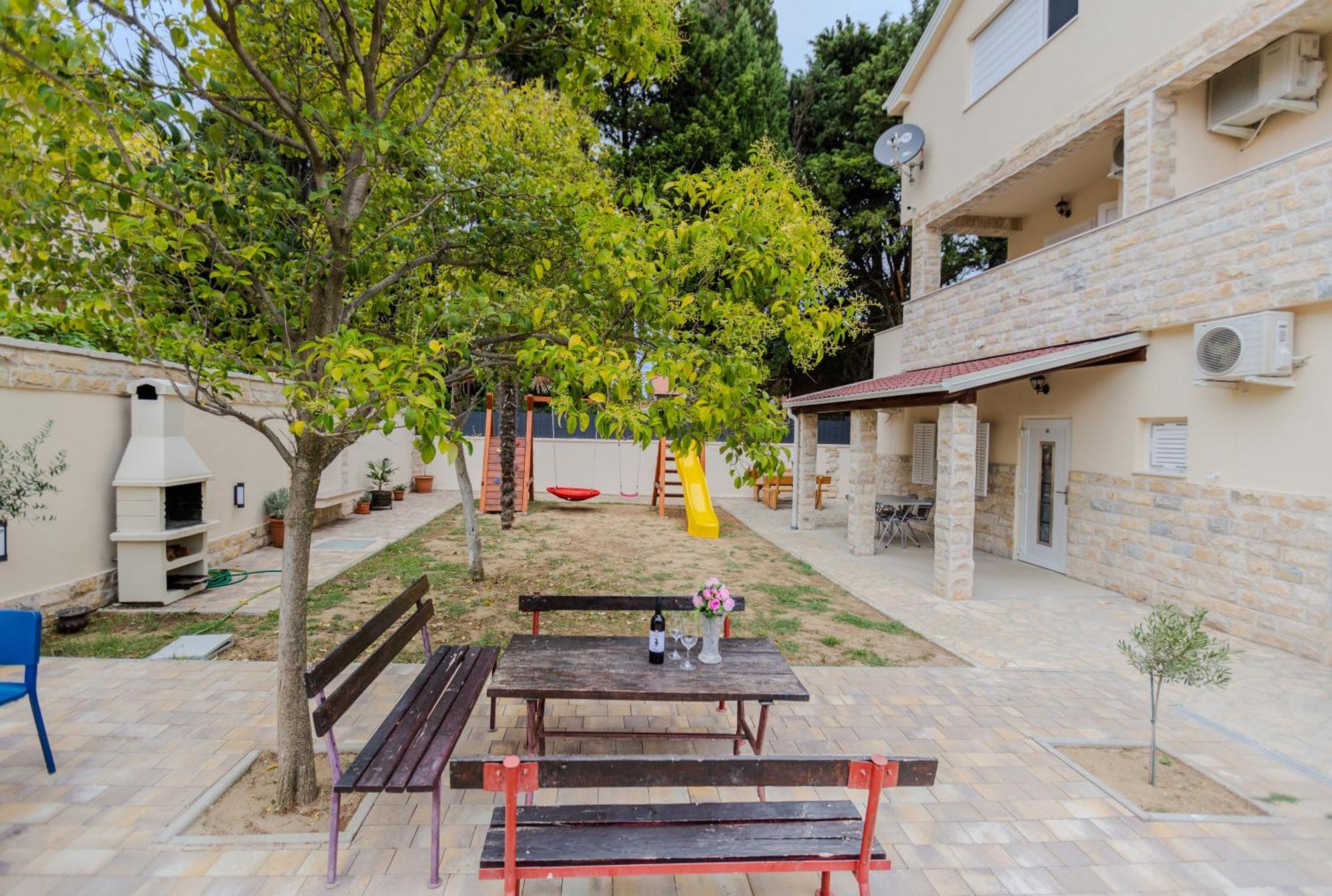 Apartments Lorena ปริฟลากา ภายนอก รูปภาพ