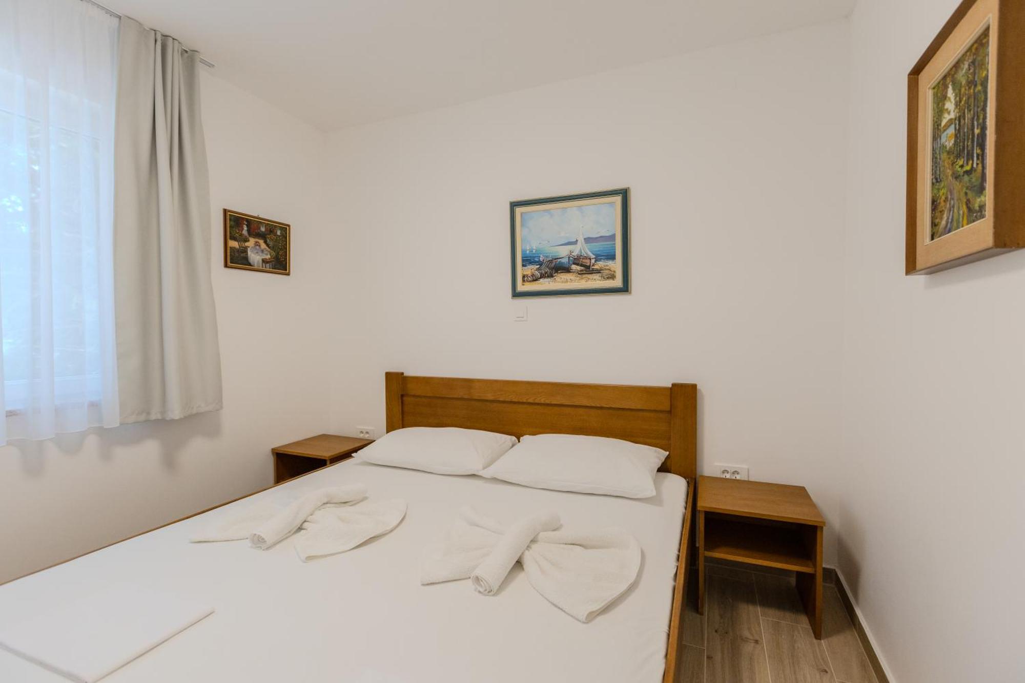 Apartments Lorena ปริฟลากา ภายนอก รูปภาพ