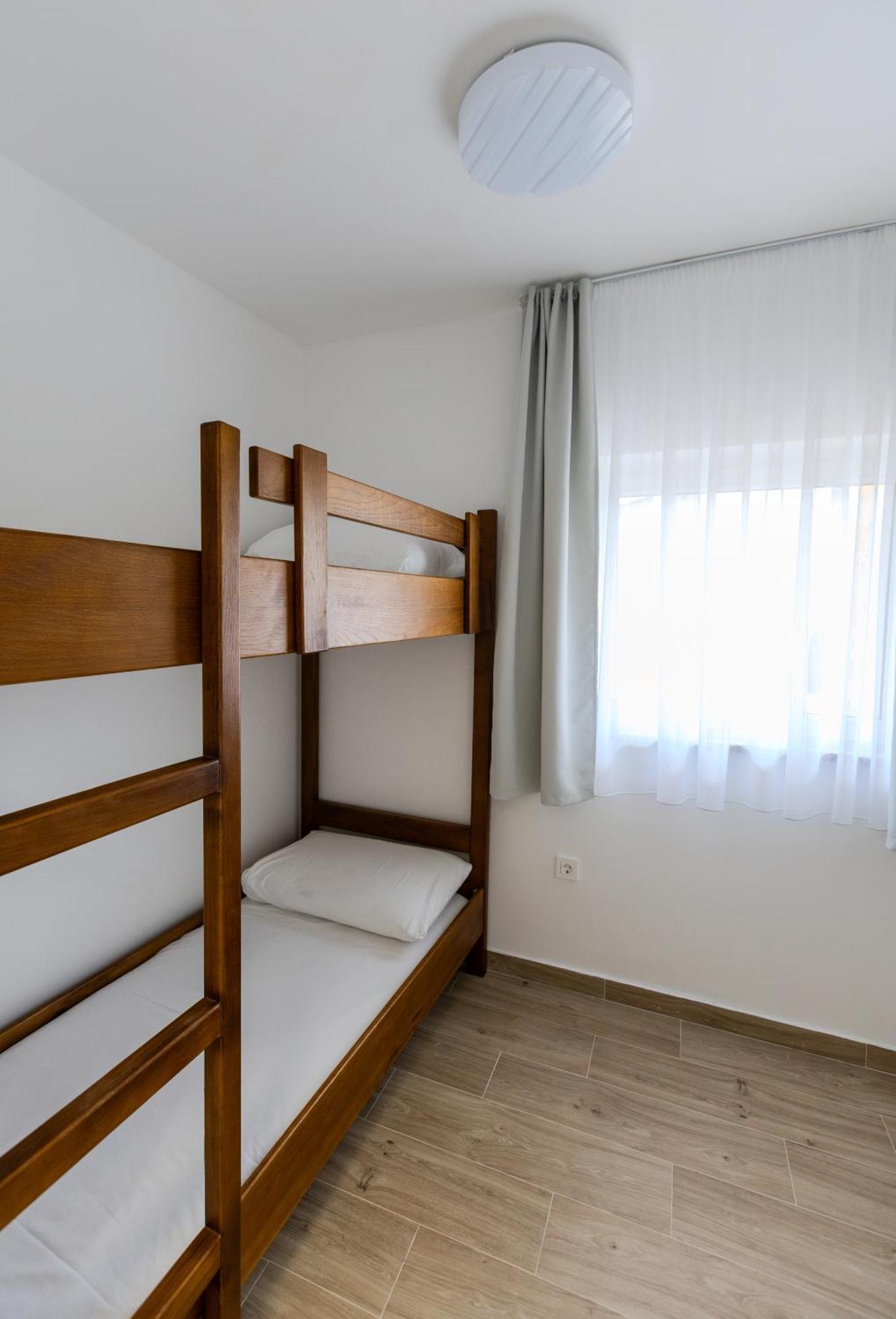 Apartments Lorena ปริฟลากา ภายนอก รูปภาพ