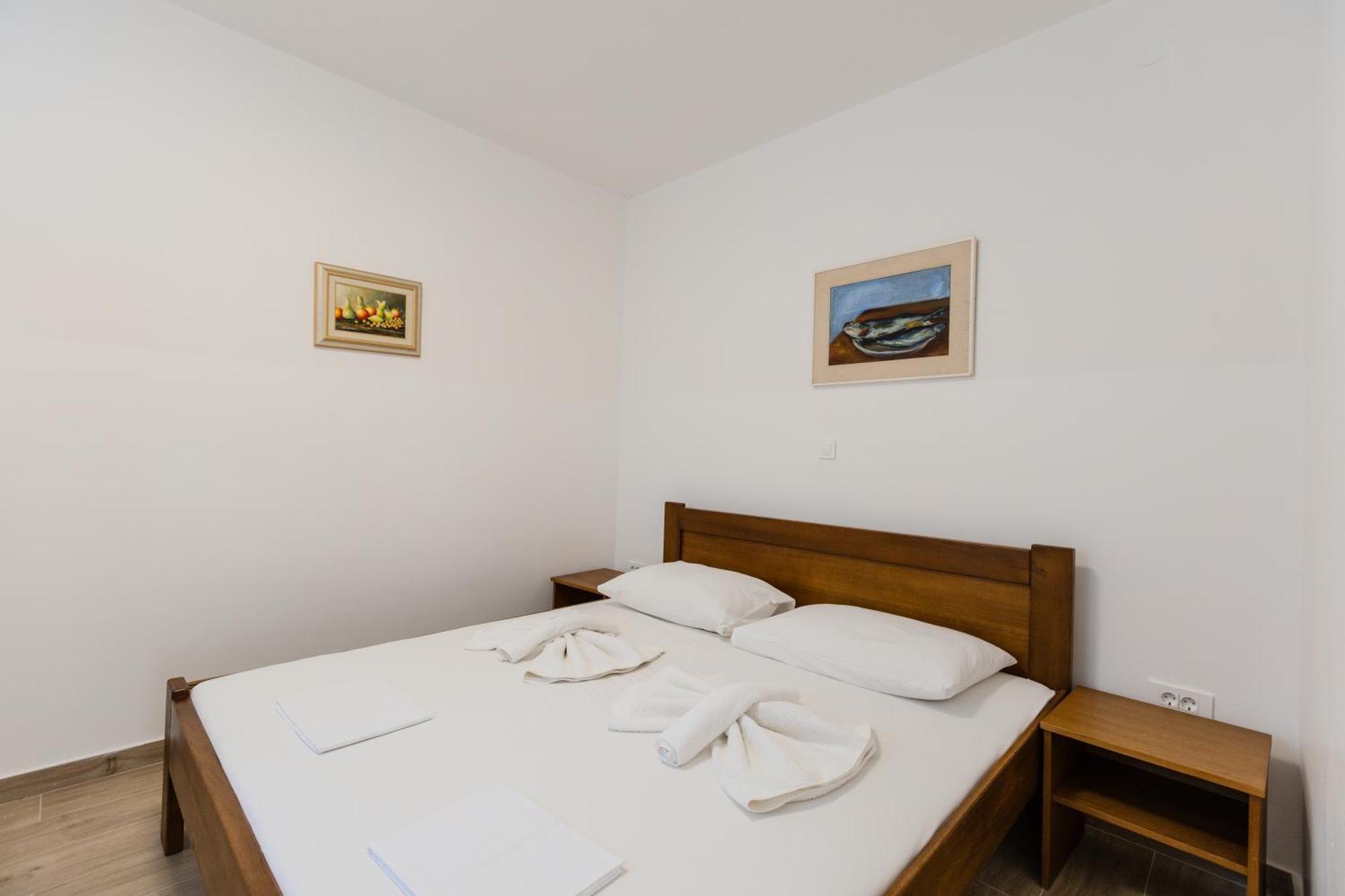 Apartments Lorena ปริฟลากา ภายนอก รูปภาพ