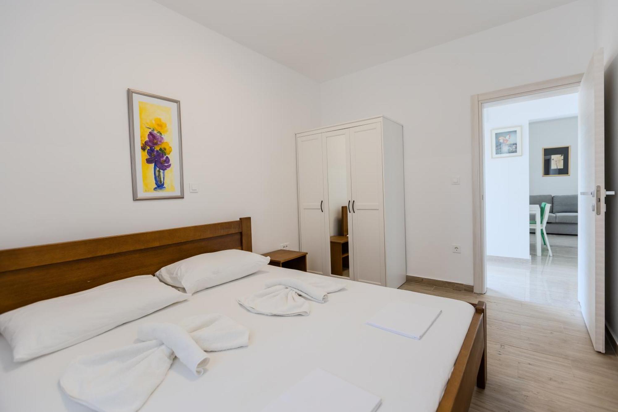 Apartments Lorena ปริฟลากา ภายนอก รูปภาพ