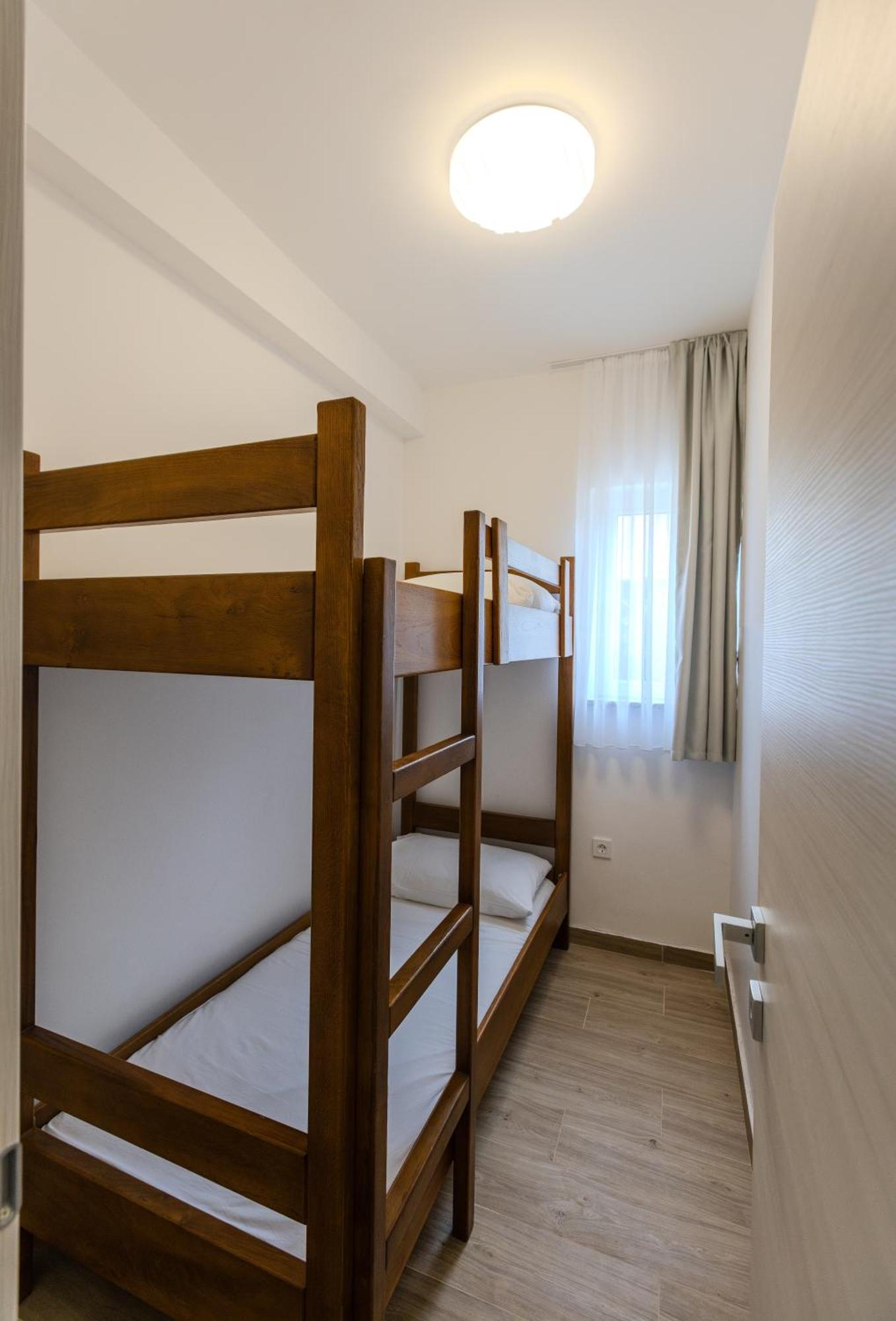 Apartments Lorena ปริฟลากา ภายนอก รูปภาพ