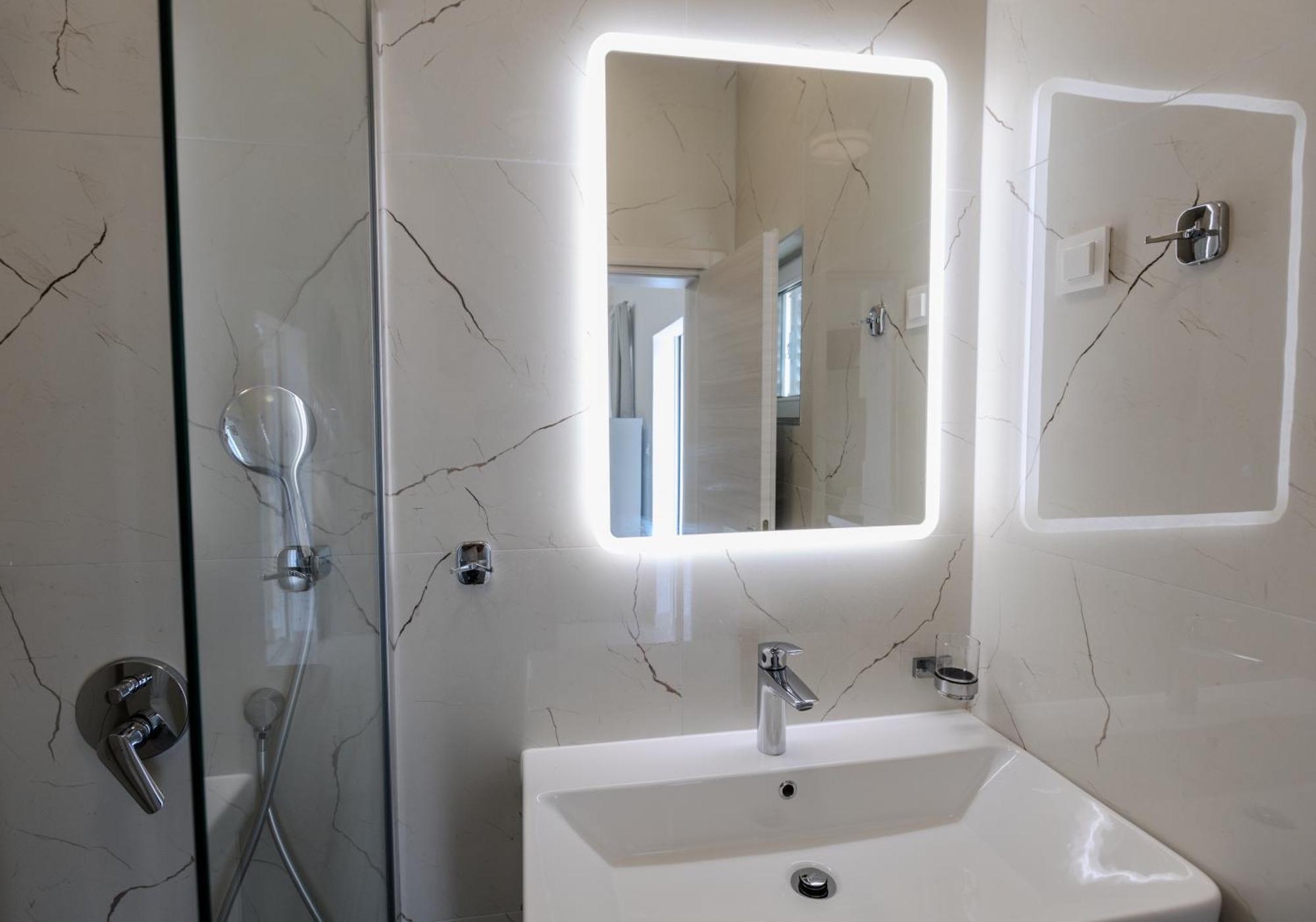 Apartments Lorena ปริฟลากา ภายนอก รูปภาพ