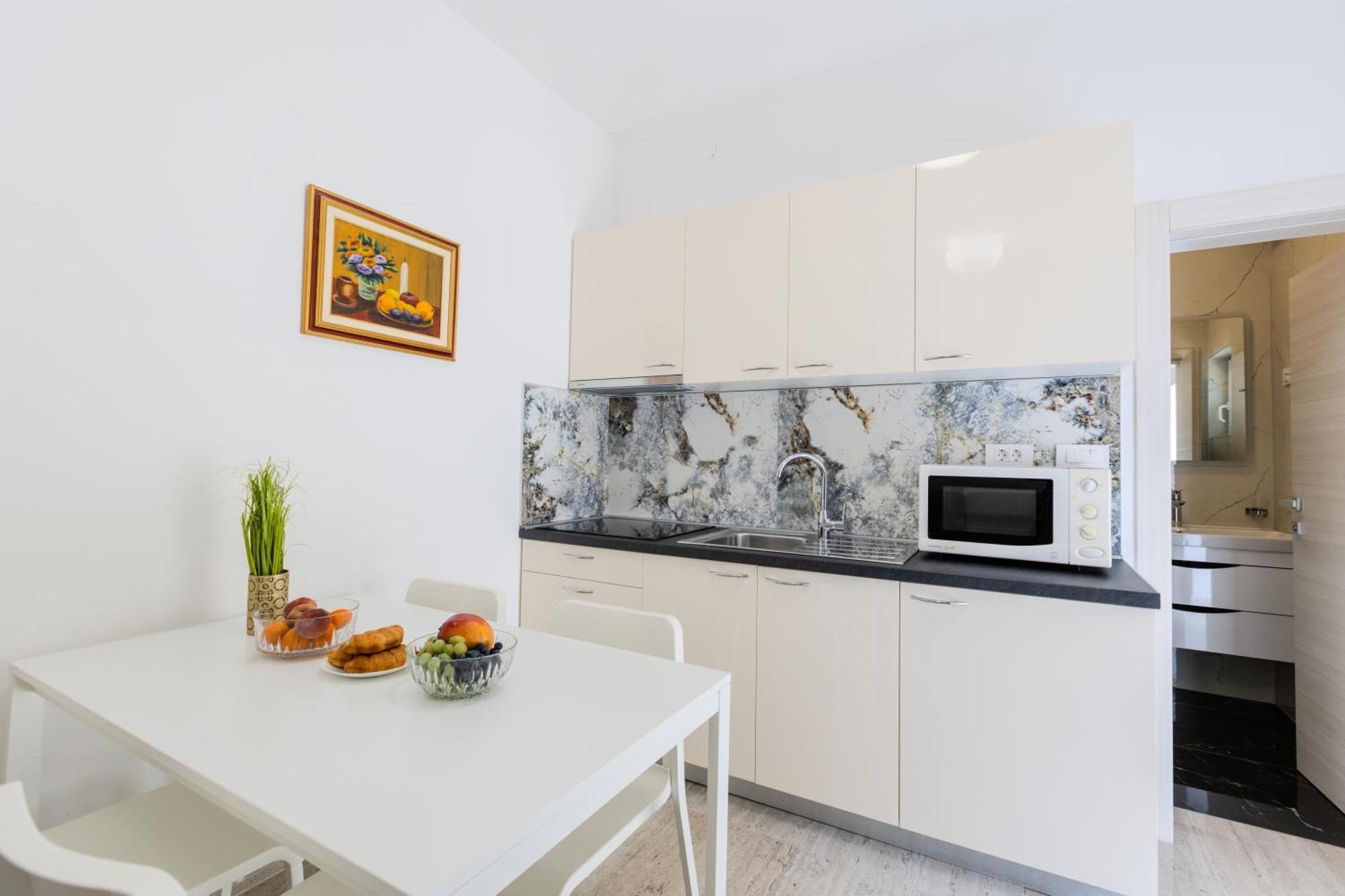 Apartments Lorena ปริฟลากา ภายนอก รูปภาพ
