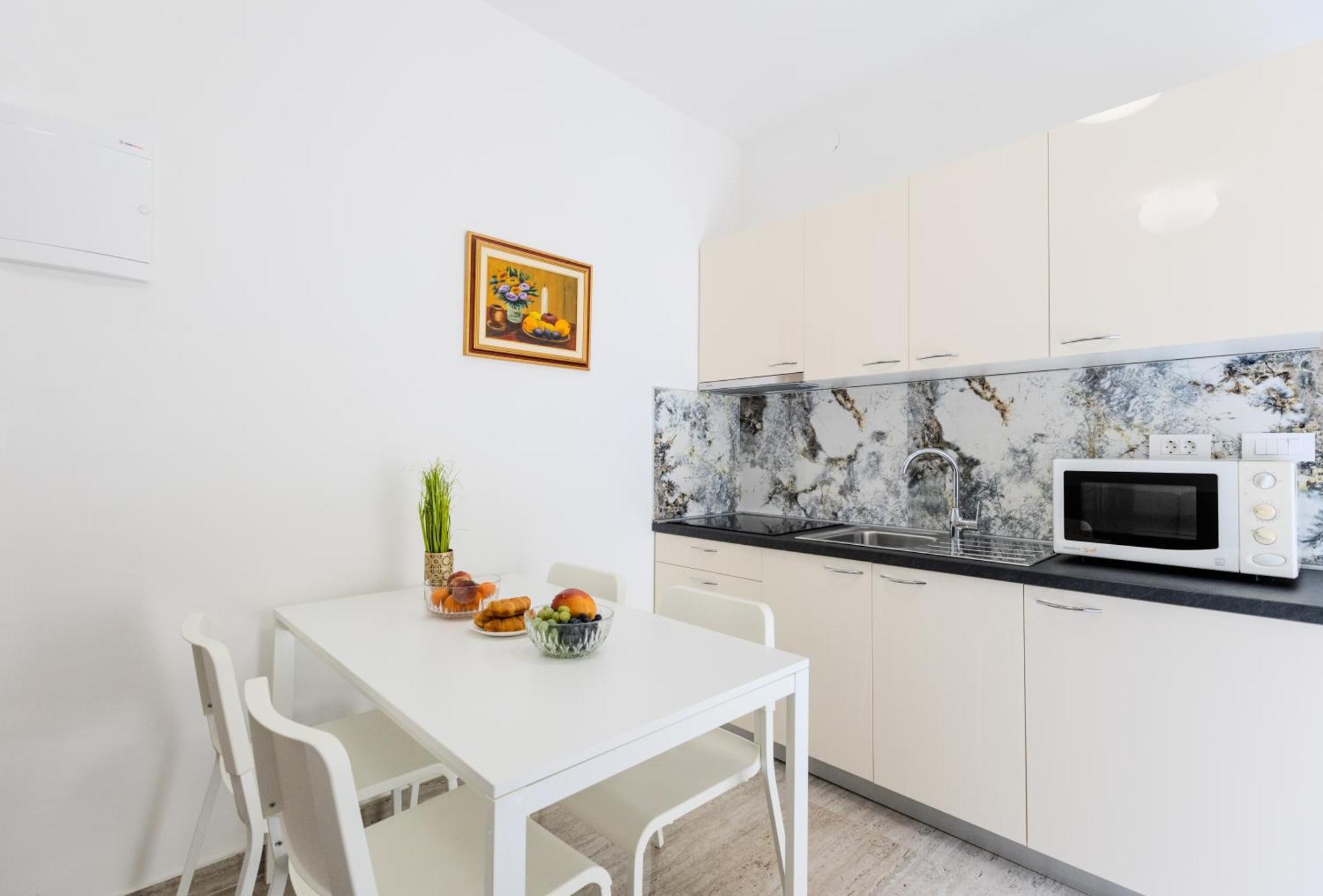Apartments Lorena ปริฟลากา ภายนอก รูปภาพ