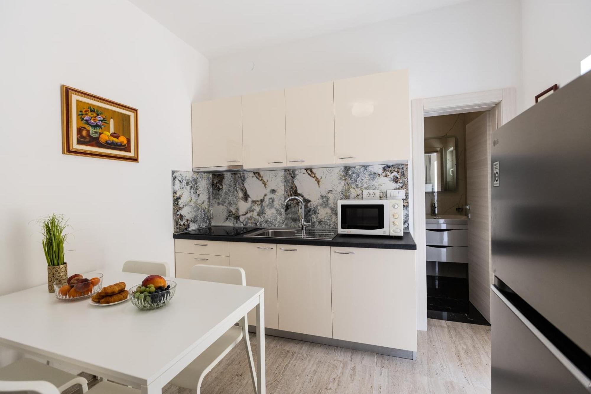 Apartments Lorena ปริฟลากา ภายนอก รูปภาพ